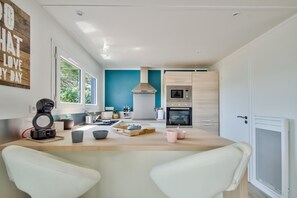 Kühlschrank, Mikrowelle, Ofen, Geschirrspüler