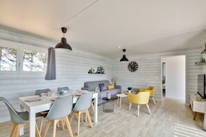 Dining - Modern chalet for 8, residence with heated pool (Bretignolles-sur-Mer)
