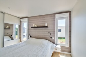 2 bedrooms, iron/ironing board, free WiFi