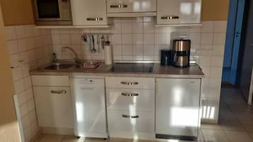 Fridge, microwave, dishwasher, coffee/tea maker