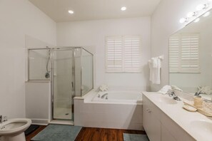 Towels - Enjoy your family vacation in this lovely home (Marco Island)