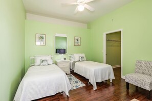 Unclassified image, 2 of 17, button - Enjoy your family vacation in this lovely home (Marco Island)