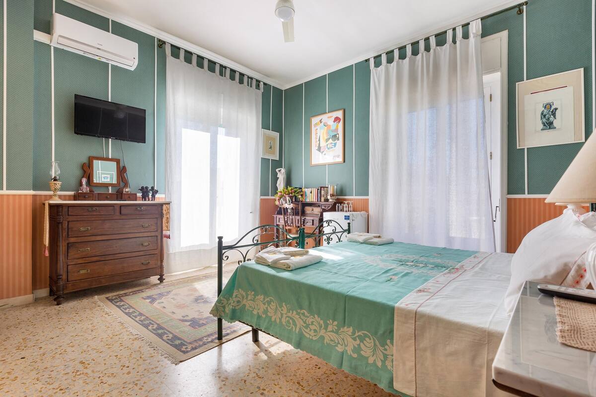 Room | 1 bedroom, WiFi (free)