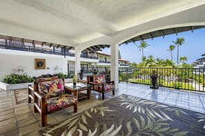 Terrace/patio - Casa De Emdeko 105- 1/1 Ground Floor, Garden View (Kailua Kona)