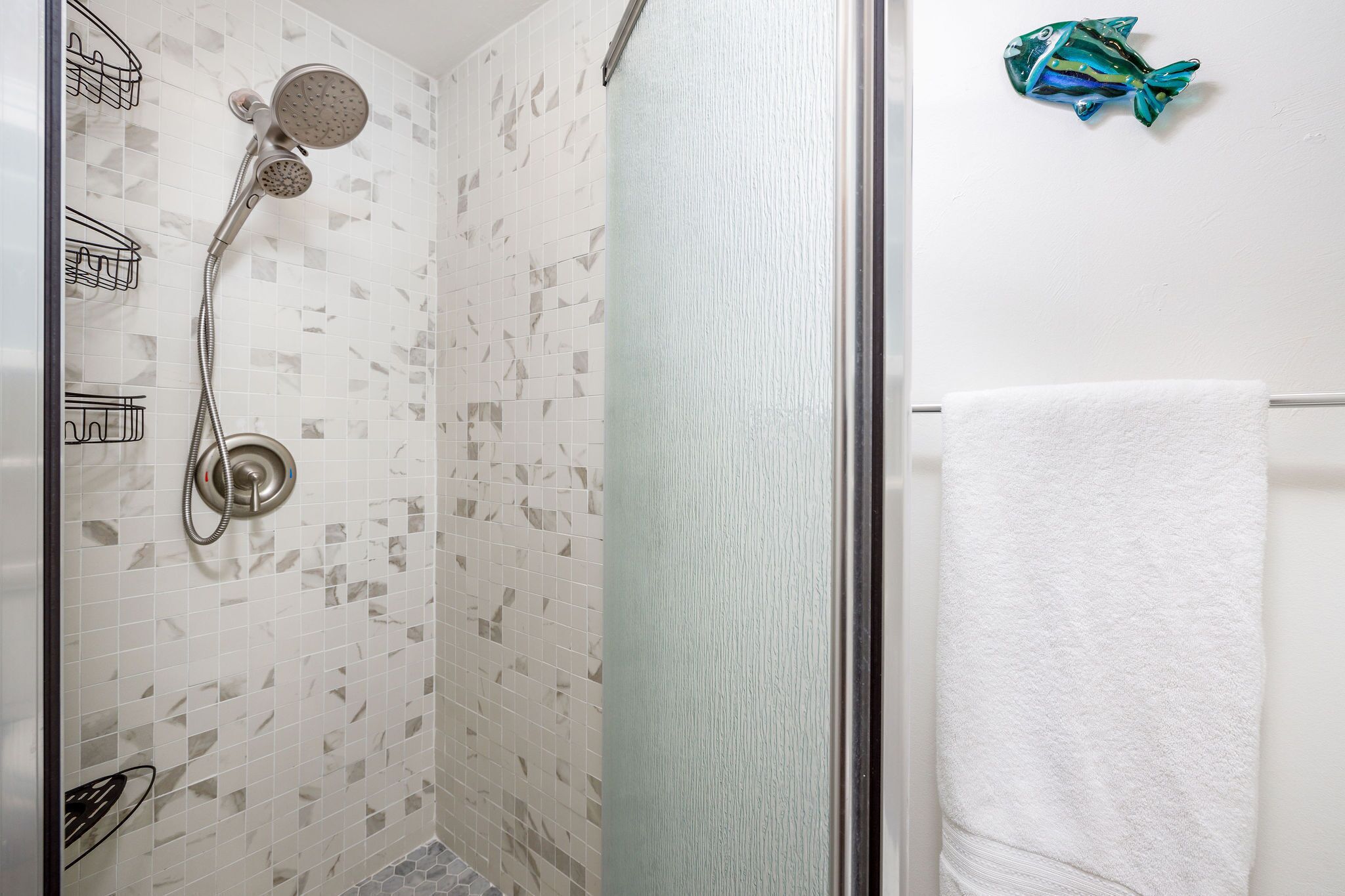 Shower, hair dryer, towels