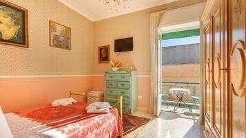 Camera | 1 camera, Wi-Fi gratuito