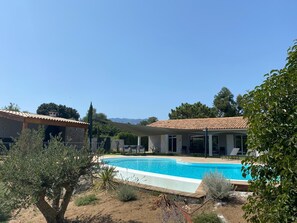 Piscine extérieure
