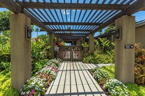 Property grounds - Wailea Ekahi 36B: Ground Floor, Lush Garden Views (Wailea)