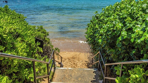 Unclassified image, 1 of 83, button - Beachfront Wailea condo w/ direct beach access and pools (Wailea)