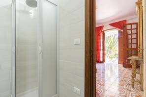 Room | 1 bedroom - 2450 Dimora il Cereus - Camera Familiare (Melendugno)