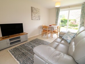 Cottage | Interior - Tuliptree (Chesterfield)