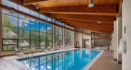 Private Balcony w/ Mountain Views, Pet Friendly!