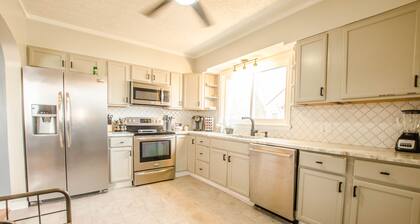 Sunset Porch-Sittin' Golf View, 4 bed, Bourbon Trail, Basement Bar/GameRm