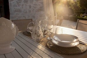 Outdoor dining - Trullo Orutra (Noci)