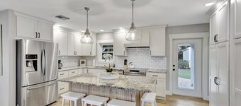 Hobe Sound Retreat - Minutes 2 Beach + Jupiter Island - Newly Renovated