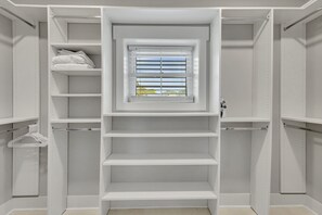 Interior - Hobe Sound Retreat - Bike 2 Beach - Brand NEW - Classic Palm Beach Coastal Decor (Hobe Sound)