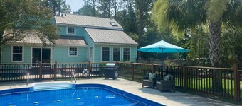 Peaceful private pool home dog friendly sleeps 8. large private lot fully fenced