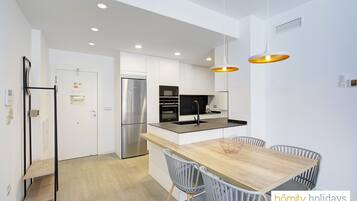 Fridge, microwave, oven, dishwasher