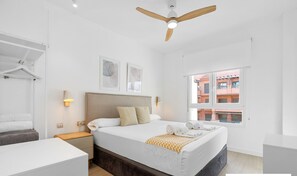 1 slaapkamer, een strijkplank/strijkijzer, reisbedje, gratis wifi