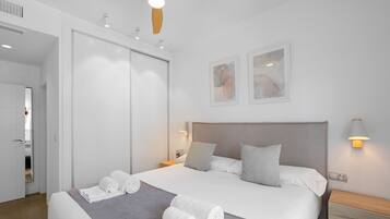 2 bedrooms, iron/ironing board, travel cot, free WiFi