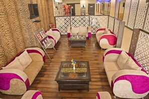 Reception - Spring Sky Mughalsarai by ShriGo Hotels (Chandauli)
