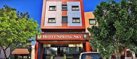 Fachada de la propiedad