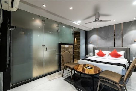 In-room safe, desk, laptop workspace, soundproofing