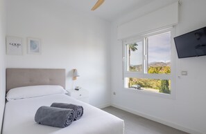 1 Schlafzimmer, Zimmersafe, Bügeleisen/Bügelbrett, Reisekinderbett