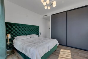 4 chambres, fer et planche à repasser, Wi-Fi, draps fournis