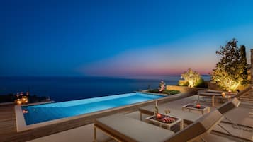 Alberca infinita y alberca climatizada