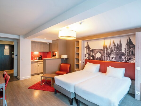 Grand Studio, 2 Twin Beds, River View | Select Comfort beds, in-room safe, desk, laptop workspace