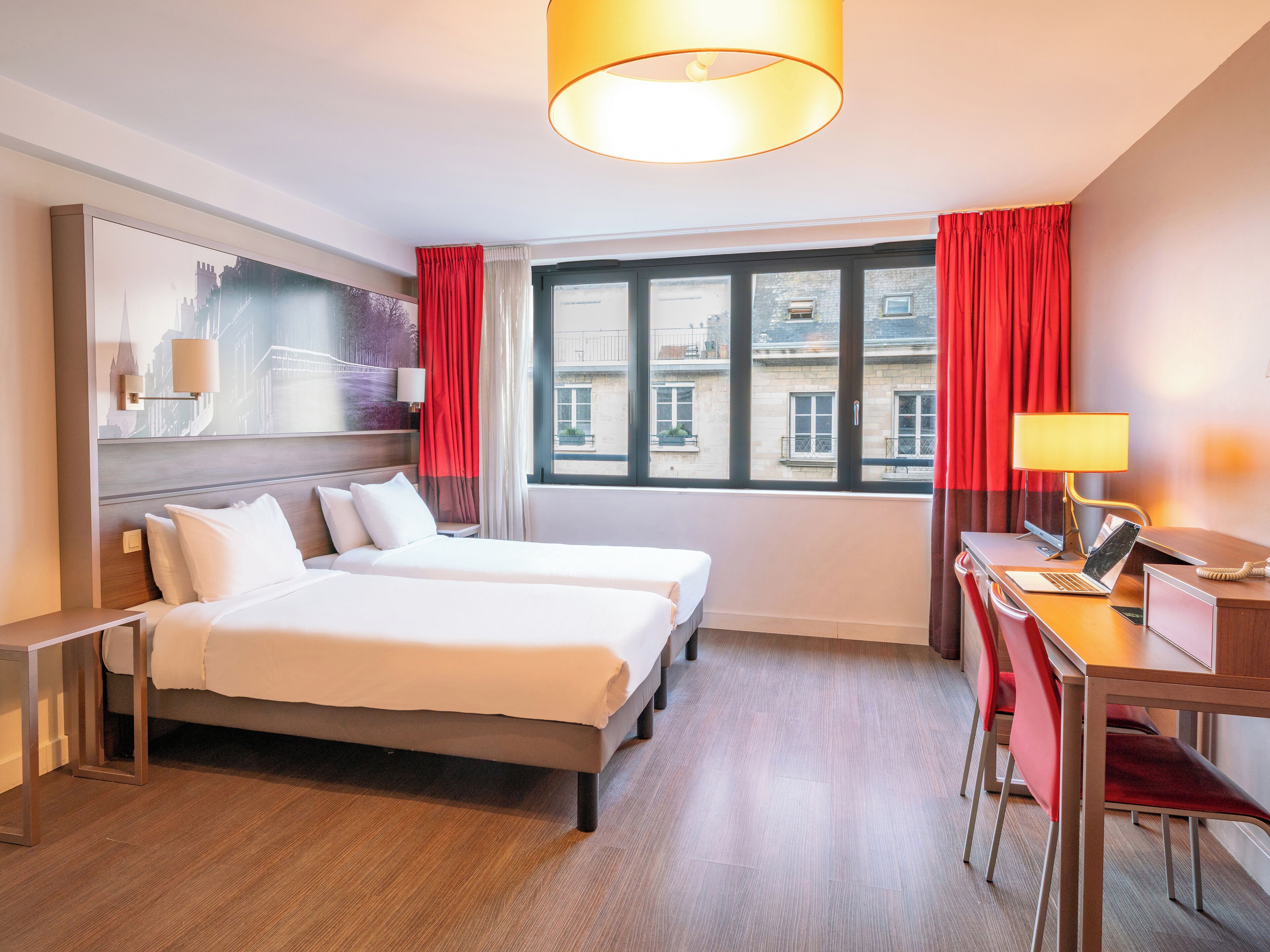 Standard Studio | Select Comfort beds, in-room safe, desk, laptop workspace