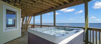 SUMMER SAVINGS- Soundfront Dog Friendly w/ Hot Tub, Boat Slip, Kayaks, Smart TVs