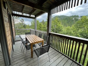 تناول الطعام بالخارج