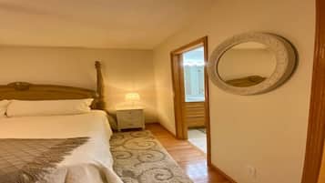 4 quartos, ferros/tábuas de passar roupa, berço de viagem