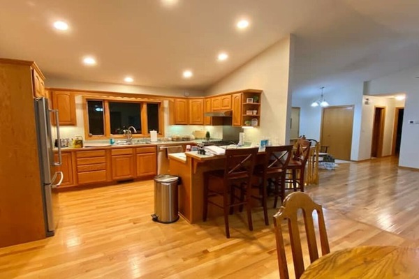 Kylskåp, mikrovågsugn, ugn och spishäll