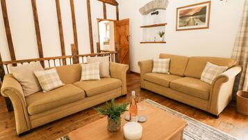 Cottage | Living room | TV