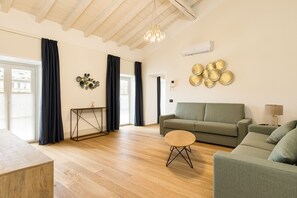 Deluxe Apartment (UNITA 8) | Living area - Palazzo Odescalchi  (Como)