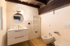Bathroom - Palazzo Odescalchi  (Como)
