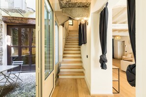 City Apartment (UNITA 5) | Private kitchen | Full-sized fridge, stovetop, dishwasher, espresso maker - Palazzo Odescalchi  (Como)