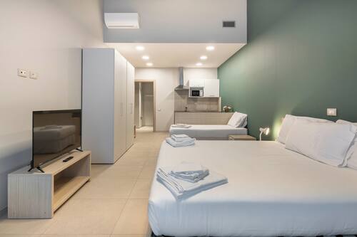 Superior-Dreibettzimmer | Schreibtisch, schallisolierte Zimmer, kostenloses WLAN, Bettwäsche