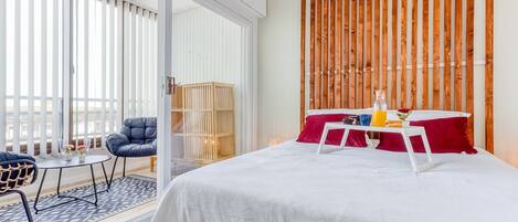 2 室のベッドルーム、WiFi (無料)