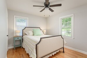 3 bedrooms, desk, iron/ironing board, travel crib