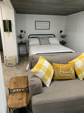 4 bedrooms, desk, free WiFi, bed sheets