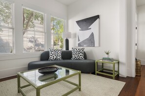 テレビ、書斎 / ワークスペース