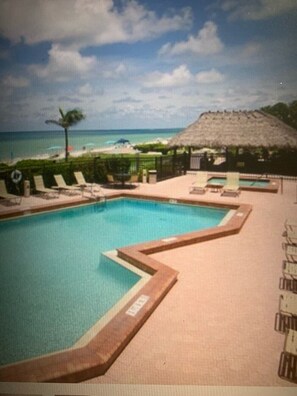 Alberca al aire libre 