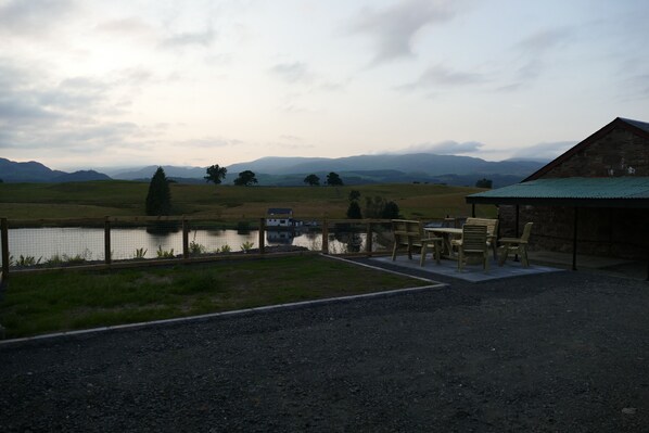 Outdoor dining - The Annexe at Loch View Farm will take your breath away (Crieff)