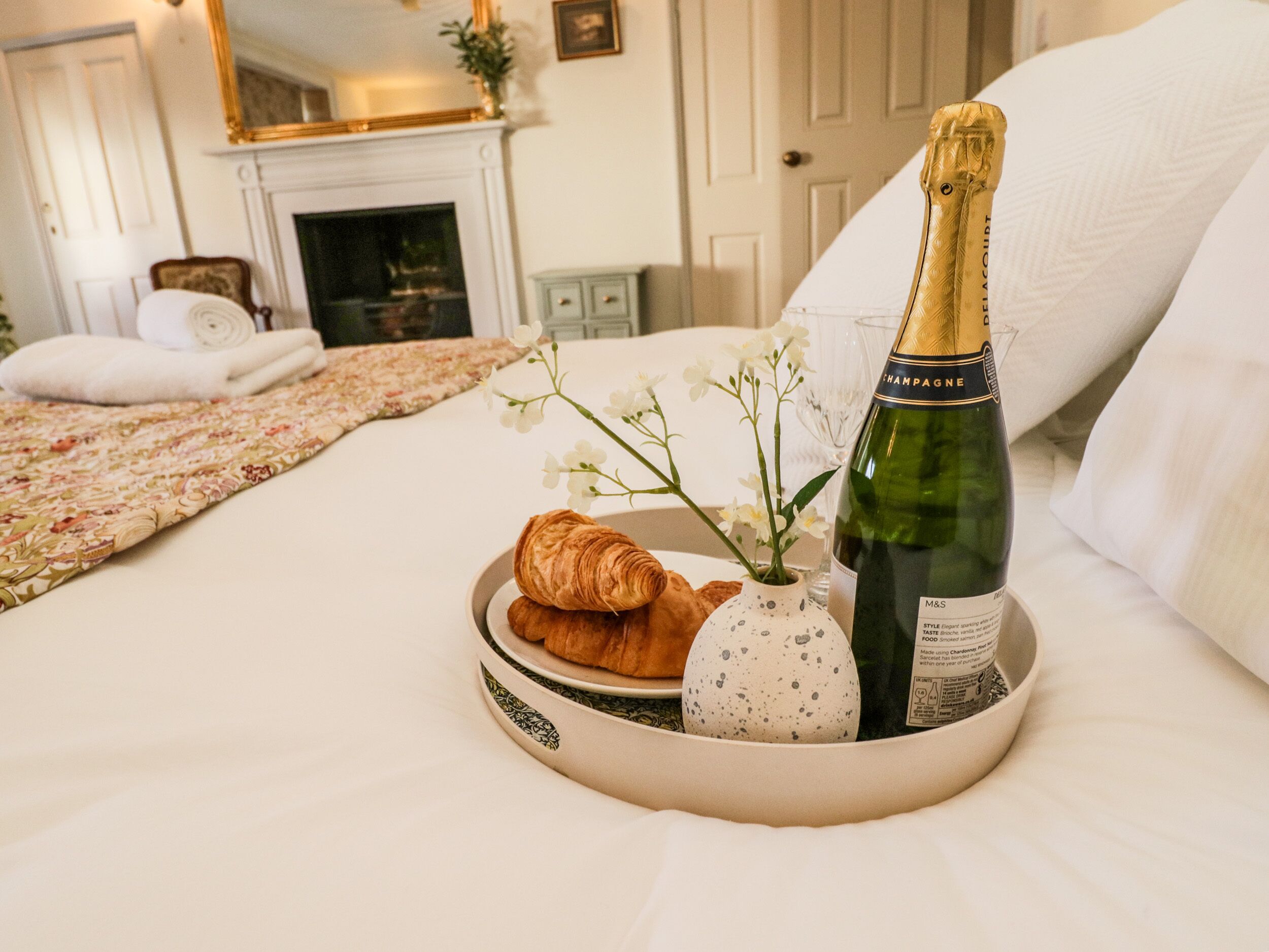 Cottage | 7 bedrooms, individually decorated, individually furnished, free WiFi