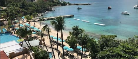 Beach nearby, sun loungers, beach towels