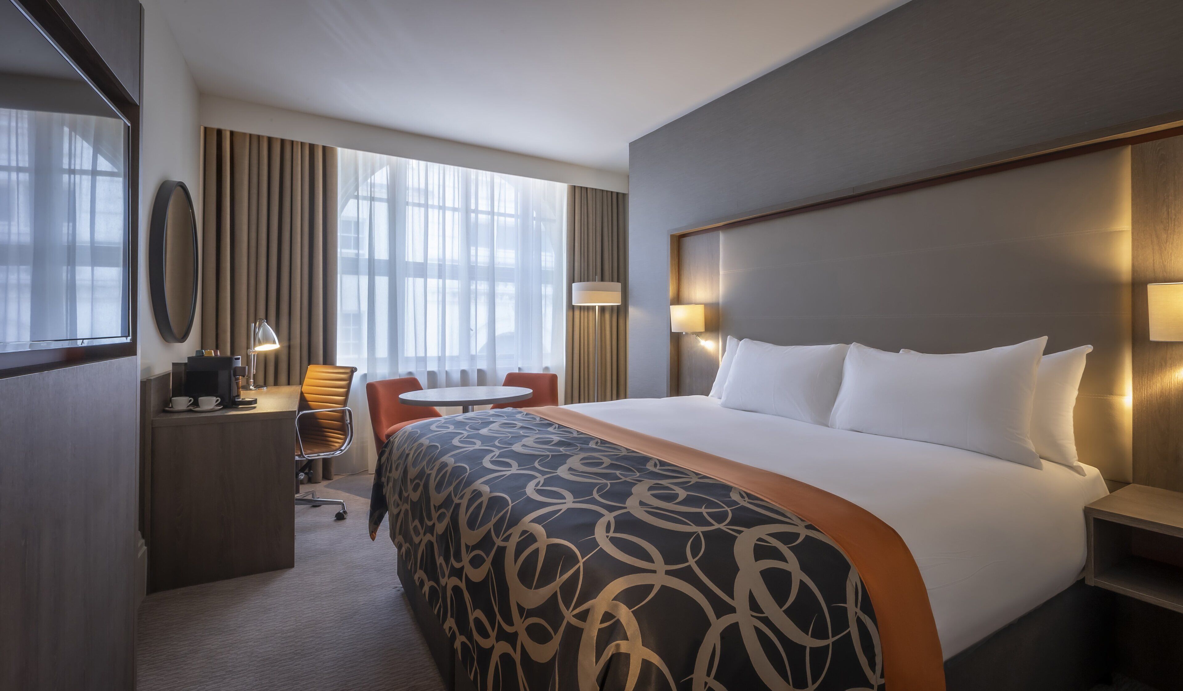 executive king room | 1 bedroom, in-room safe, desk, soundproofing